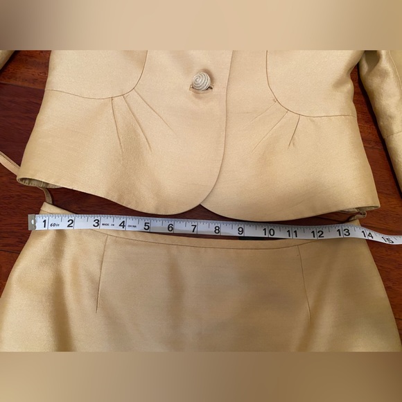 Tahari Gold Skirt Suit US 2 - Classy Wedding or Gala -Well cared for & loved - Picture 7 of 12